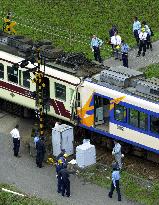 Police investigate Fukui train collision